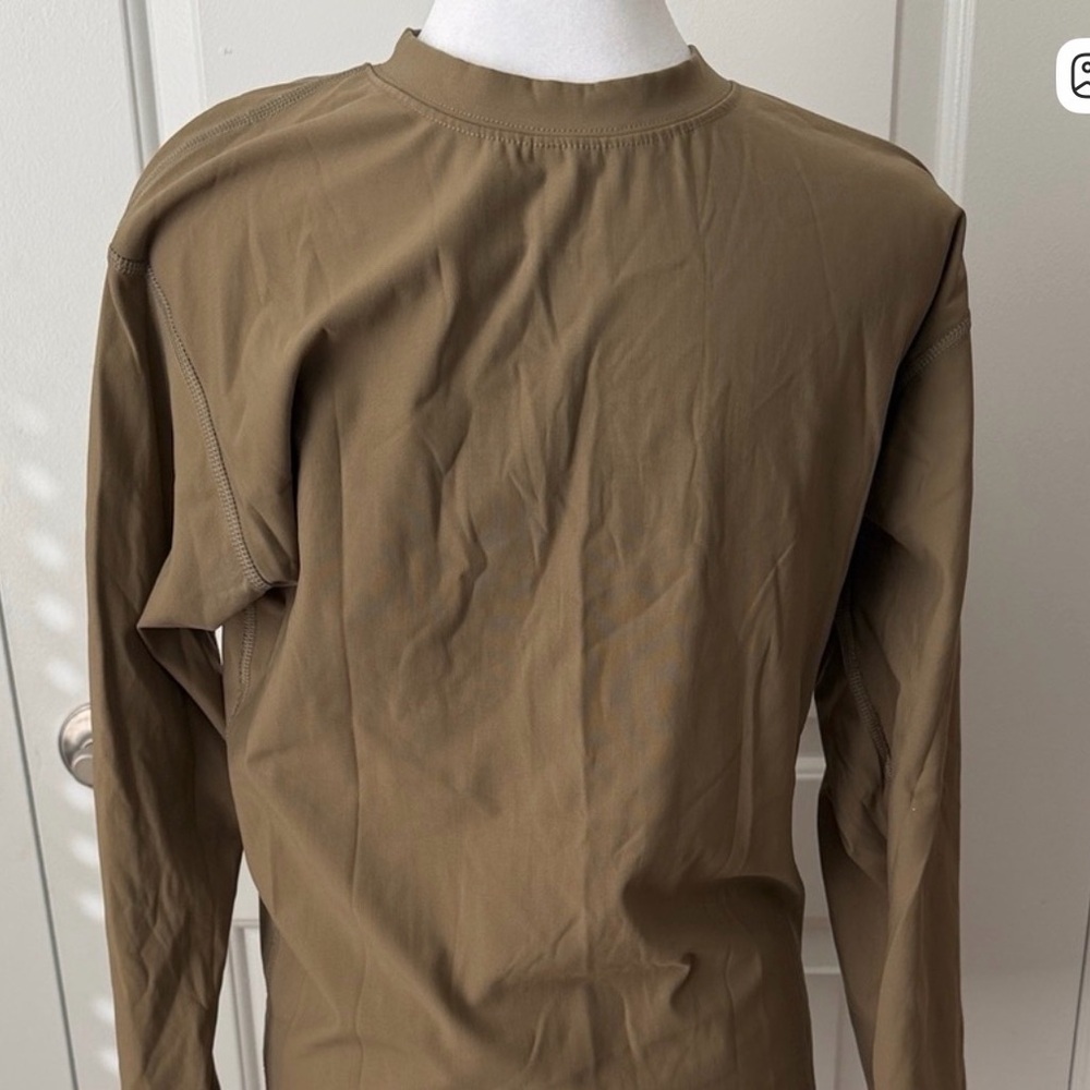 Dri Duke Army  Tan Long Sleeve Men's Shirt size Medium Used